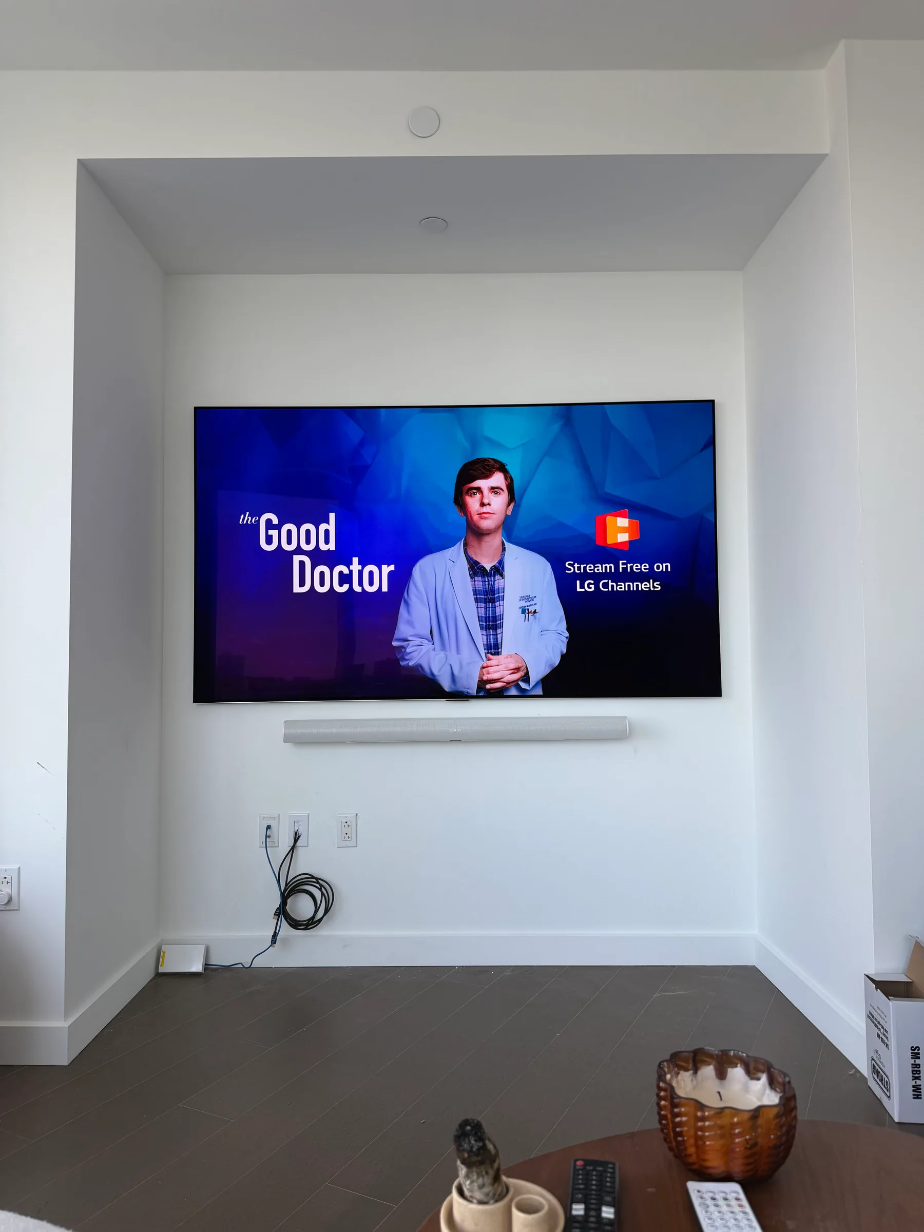 Two Tv s and a Sonos, Cable in wall