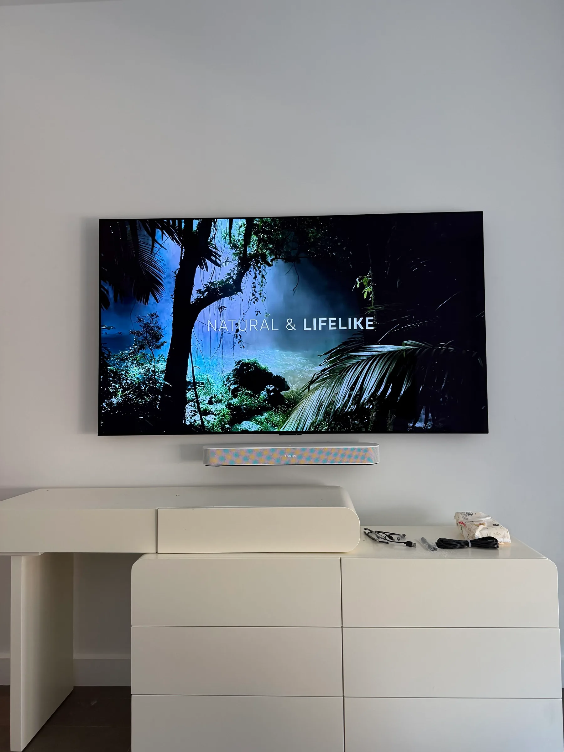 Two Tv s and a Sonos, Cable in wall